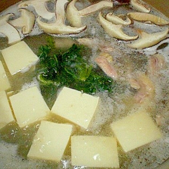 「塩麹スープの素で！　豆腐鍋」　　　　♪♪